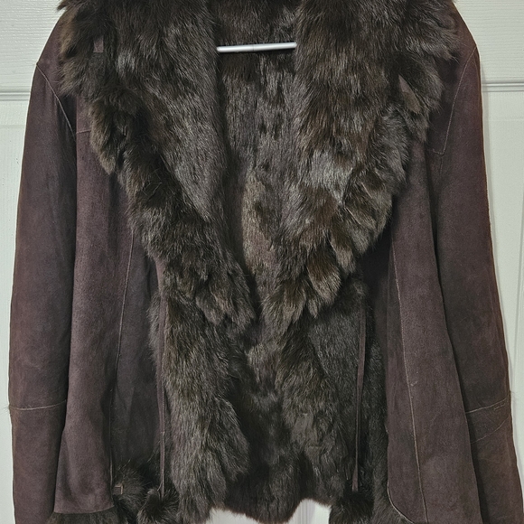 Luxurious Rabbit Fur Coat - Picture 4 of 11